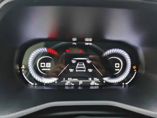 Geely Emgrand — Фото автомобиля 14