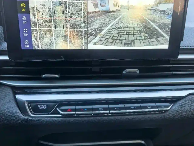 Geely Emgrand — Фото автомобиля 12