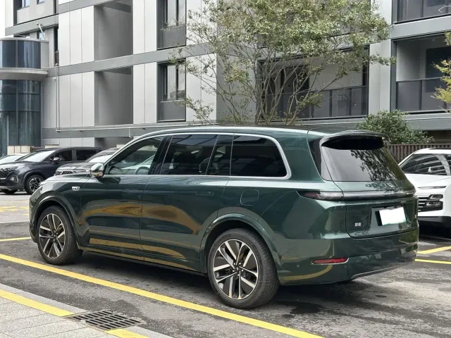Li Auto L9 — Фото автомобиля 4