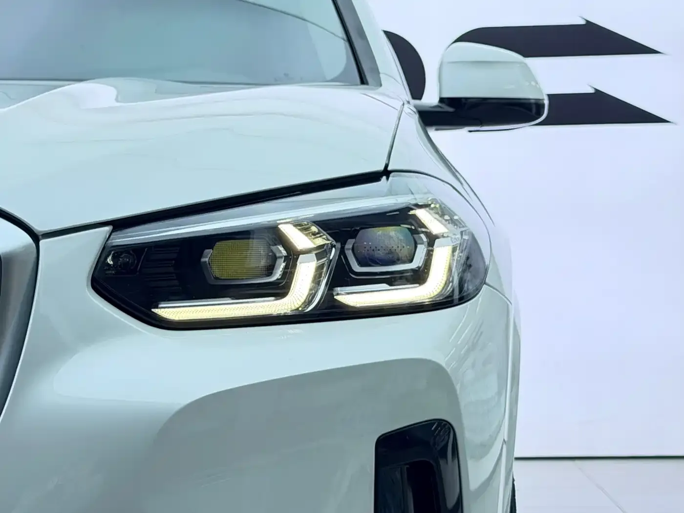 BMW BMW X3 2022 xDrive25i M Sport Package — Фото автомобиля 5
