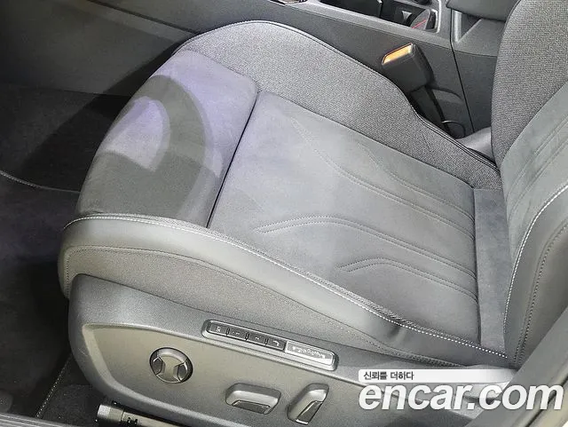 Volkswagen Golf Golf 8 поколение 2.0 TDI Prestige — Фото автомобиля 16