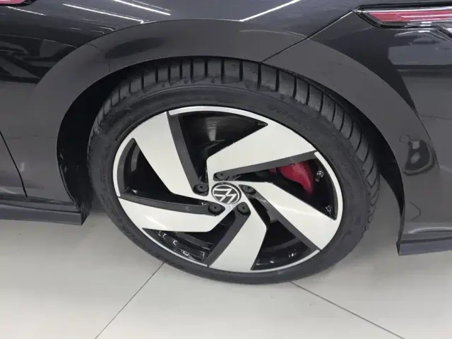 Volkswagen Golf GTI — Фото автомобиля 6