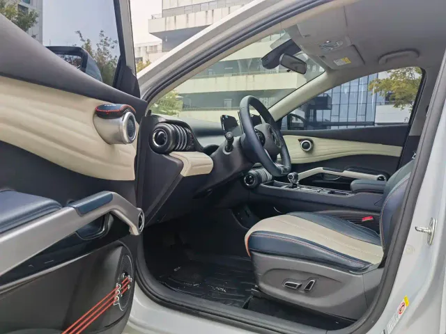 BYD Yuan PLUS — Фото автомобиля 12