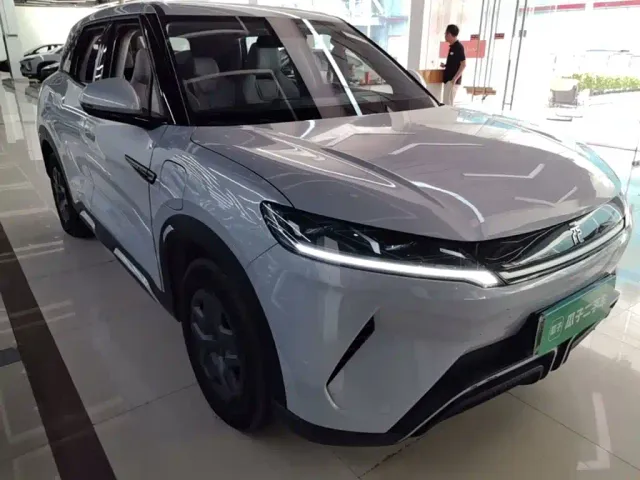 BYD Yuan UP — Фото автомобиля 3
