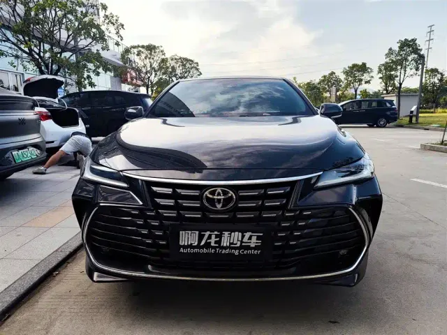 Toyota Avalon — Фото автомобиля 2