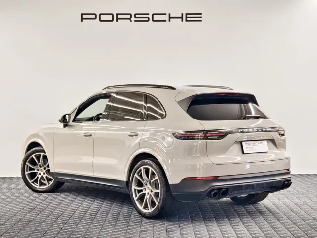 Porsche Cayenne — Фото автомобиля 7