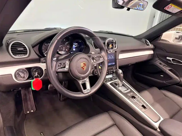 Porsche 718 — Фото автомобиля 15
