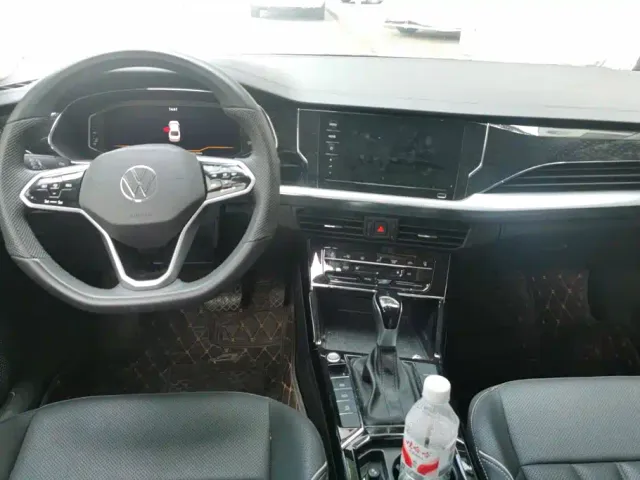 Volkswagen Passat — Фото автомобиля 12