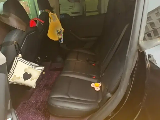 Tesla Model Y — Фото автомобиля 16
