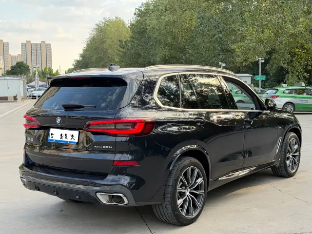 BMW X5 — Фото автомобиля 7