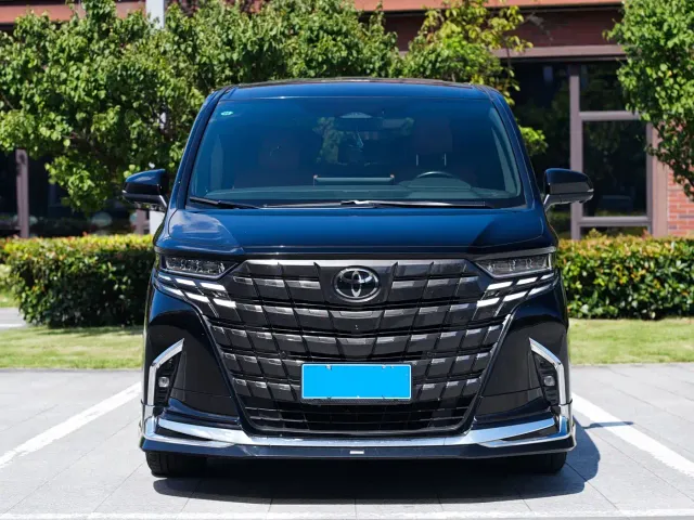 Toyota Alphard — Фото автомобиля 3