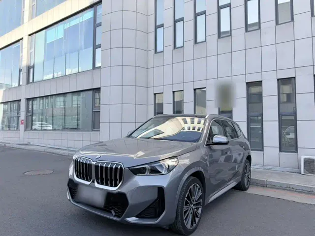 Фотография автомобиля — BMW X1