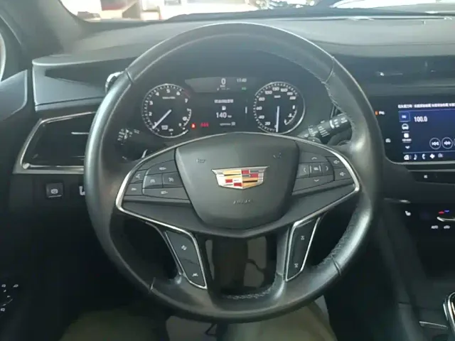 Cadillac XT5 — Фото автомобиля 10