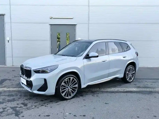 Фотография автомобиля — BMW X1
