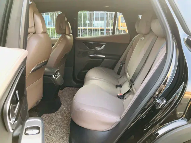 Mercedes-Benz EQE SUV — Фото автомобиля 7