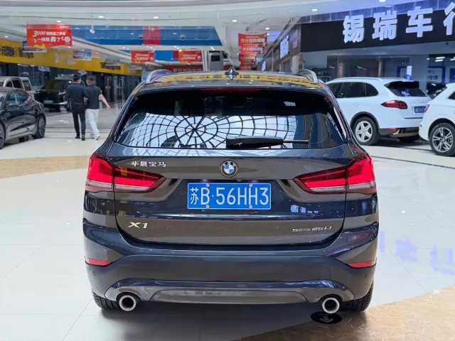 BMW X1 — Фото автомобиля 4