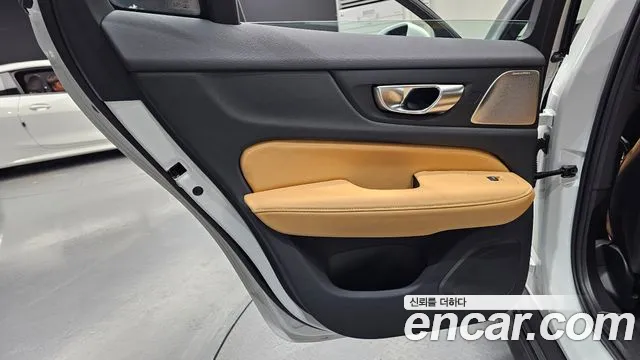 Volvo V60 — Фото автомобиля 24