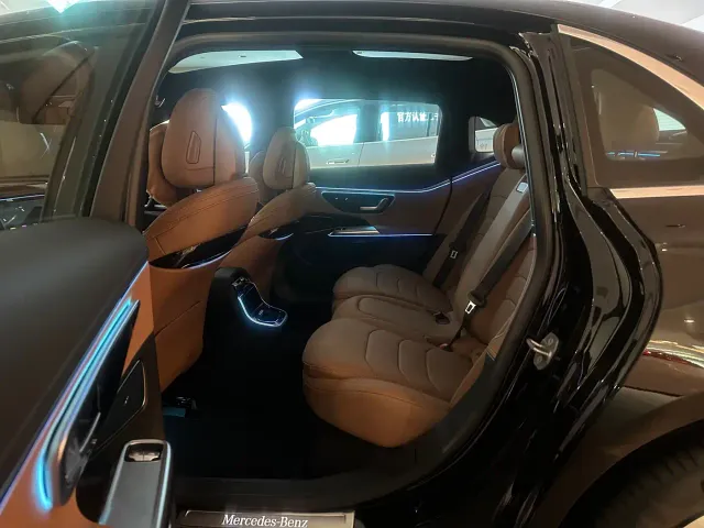 Mercedes-Benz E-Class — Фото автомобиля 8