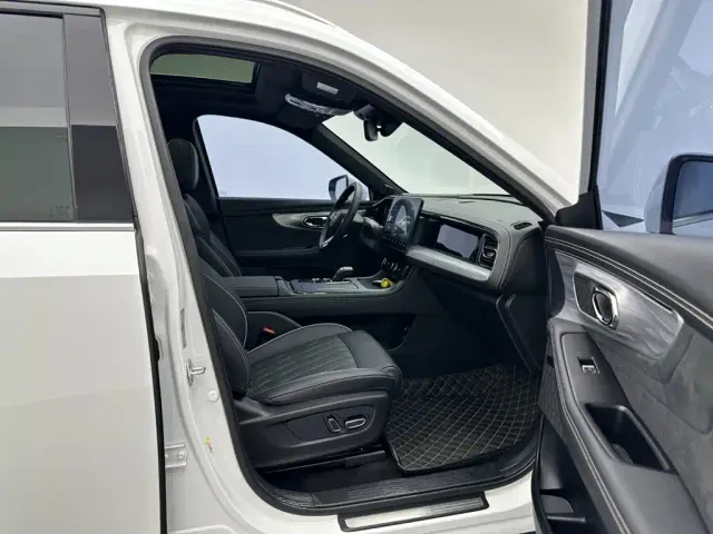 GAC Trumpchi GS8 — Фото автомобиля 15