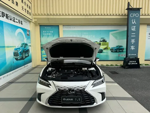Lexus ES — Фото автомобиля 8