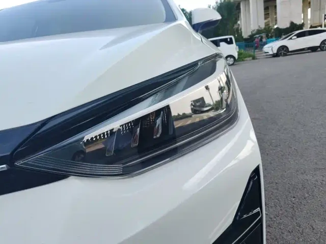 BAIC Beijing EU5 PLUS — Фото автомобиля 23