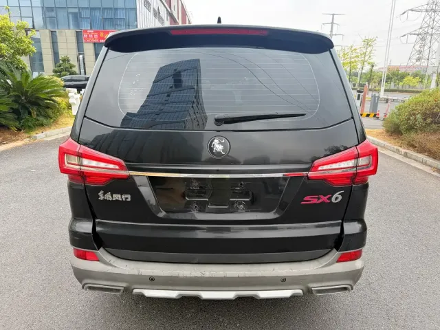 Dongfeng Fengxing Fengxing SX6 2022 1.6L Manual Comfort — Фото автомобиля 5