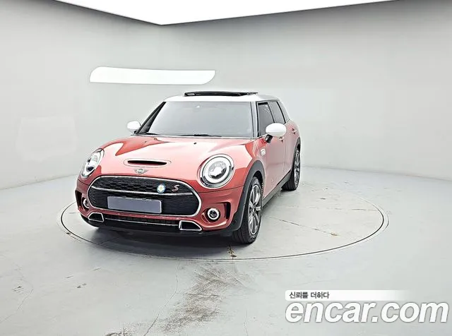 Фотография автомобиля — MINI Clubman