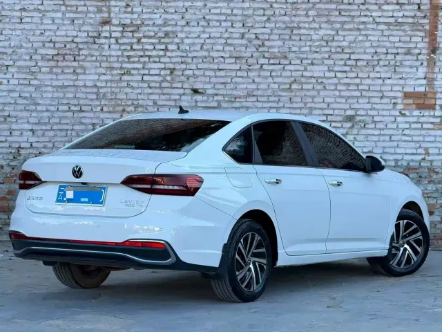 Volkswagen Lavida — Фото автомобиля 13