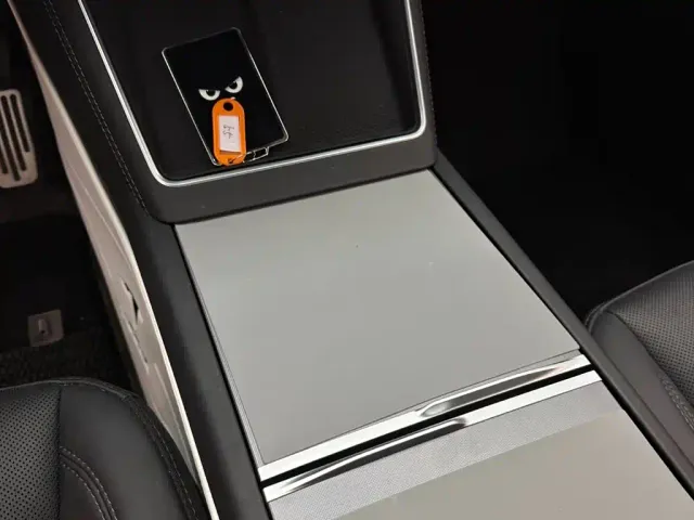 Tesla Model Y — Фото автомобиля 15