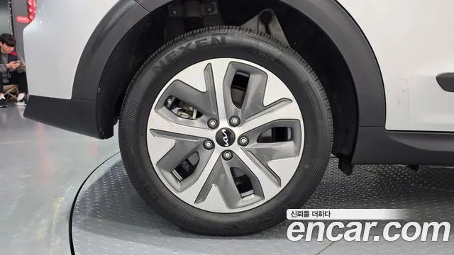 Kia Niro — Фото автомобиля 5