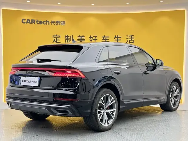Audi Q8 — Фото автомобиля 4