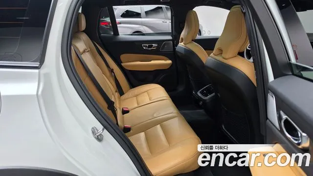 Volvo V60 Cross Country 2nd Gen — Фото автомобиля 17