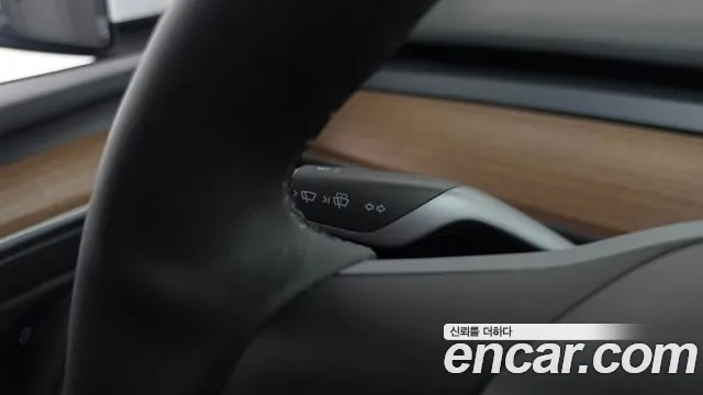 Tesla Model Y — Фото автомобиля 27