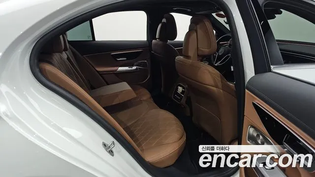 Mercedes-Benz E-Class W214 — Фото автомобиля 16