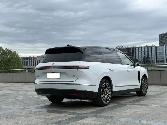 Nio ES8 — Фото автомобиля 6