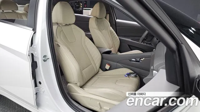 Hyundai Avante CN7 — Фото автомобиля 16