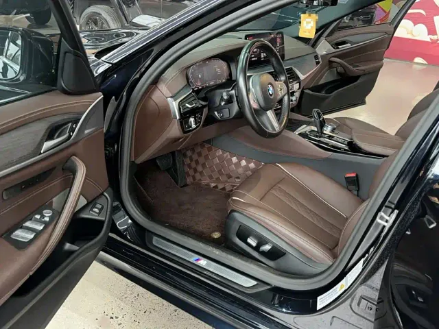 BMW 5 Series — Фото автомобиля 17