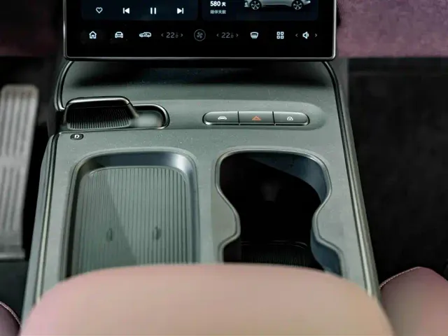 Nio ET5 Touring — Фото автомобиля 15