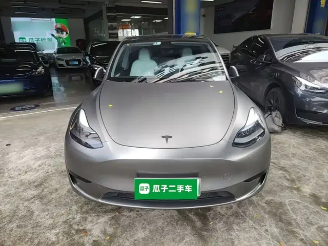 Tesla Model Y — Фото автомобиля 2