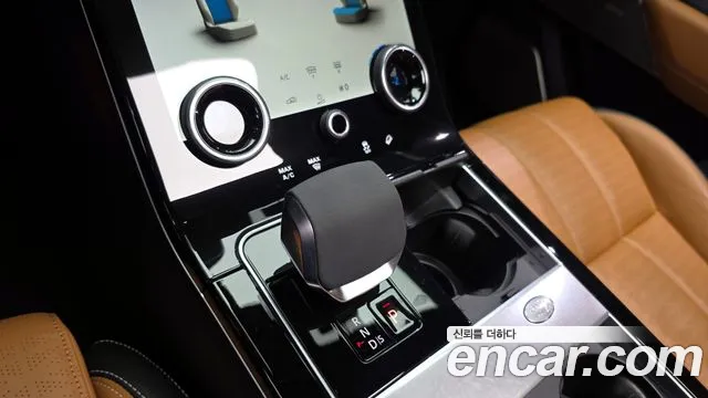 Land Rover Range Rover Velar Range Rover Velar 3.0 P400 R-Dynamic HSE — Фото автомобиля 9