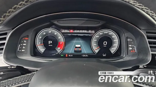 Audi SQ7 — Фото автомобиля 4