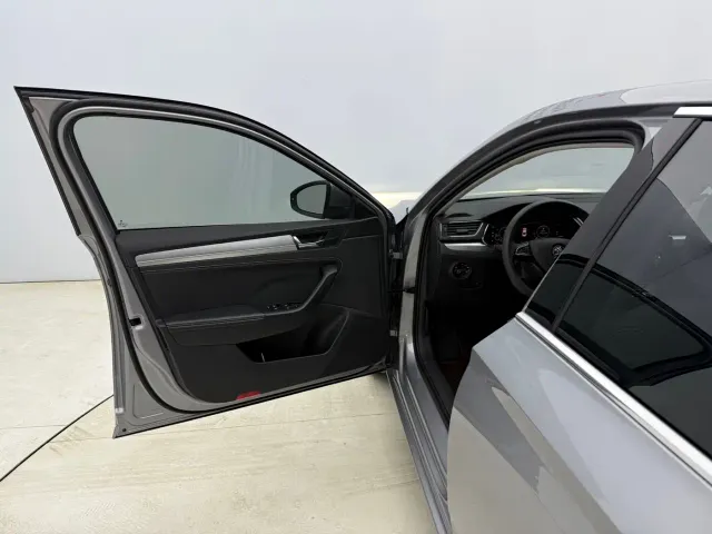 Skoda Superb — Фото автомобиля 19