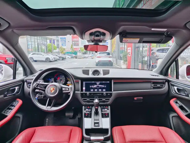 Porsche Macan — Фото автомобиля 15