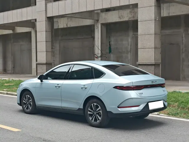 BYD Qin PLUS — Фото автомобиля 4