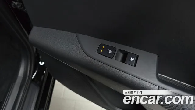 Kia Niro — Фото автомобиля 28