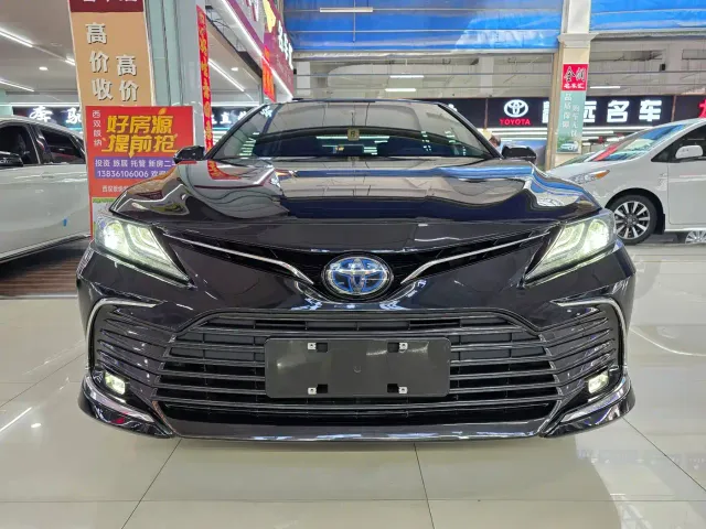Toyota Camry — Фото автомобиля 2