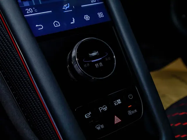 BYD Yangwang U9 — Фото автомобиля 10