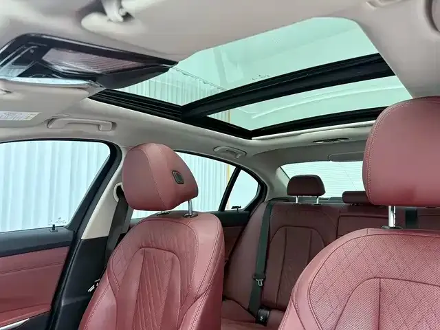 BMW 3 Series — Фото автомобиля 10