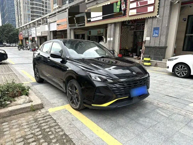 Dongfeng Yixuan — Фото автомобиля 6