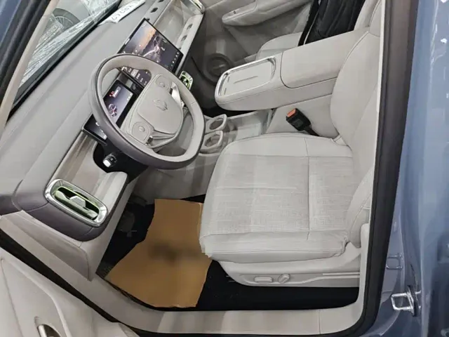 Leapmotor B10 — Фото автомобиля 14